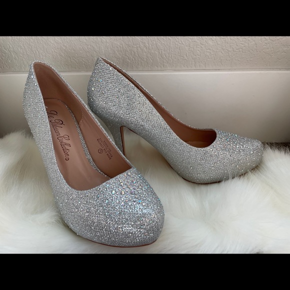 SILVER, SPARKLY HEELS ✨ - Picture 1 of 6